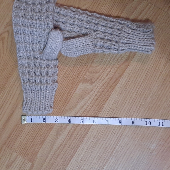 Mittens - Picture 7 of 7